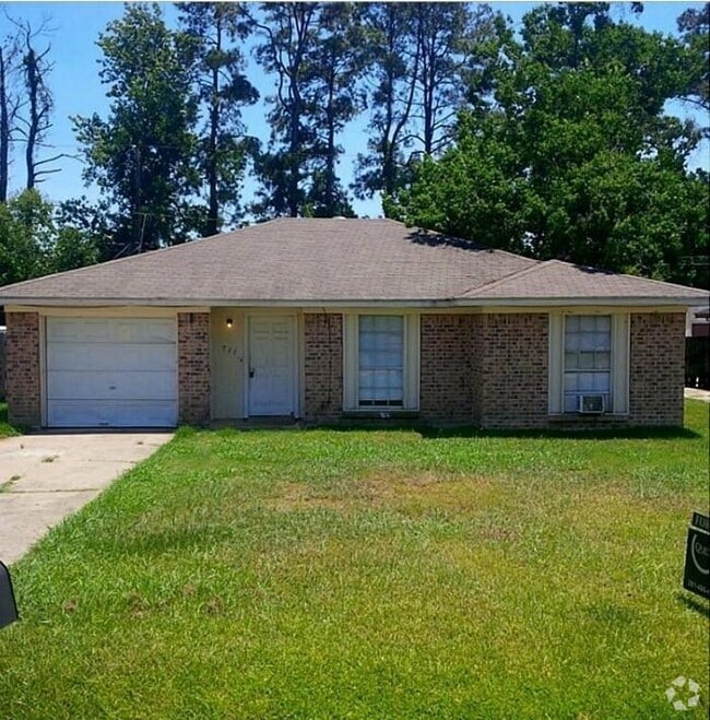 Building Photo - 711 Magnolia Dr Rental
