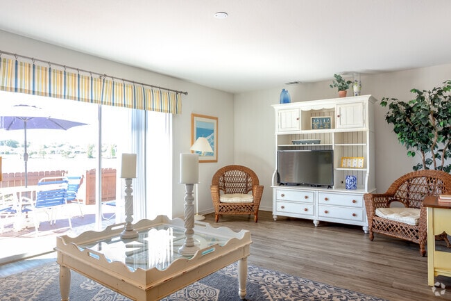 L1A - 3BD, 2.5BA Townhome - Carlton Arms of North Lakeland