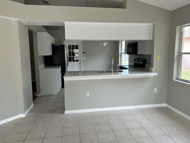 Photo - 57 St Kitts Cir
