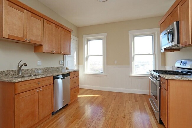 Building Photo - 1 Orient Ave Unit 3 Rental