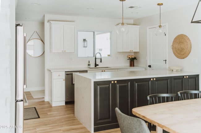 Photo - 8737 E Rose Ln