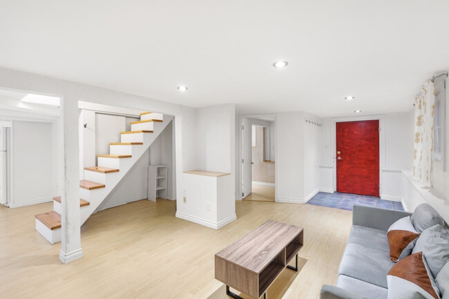 Photo - 2580 Trafalgar St Unit ID1353850P