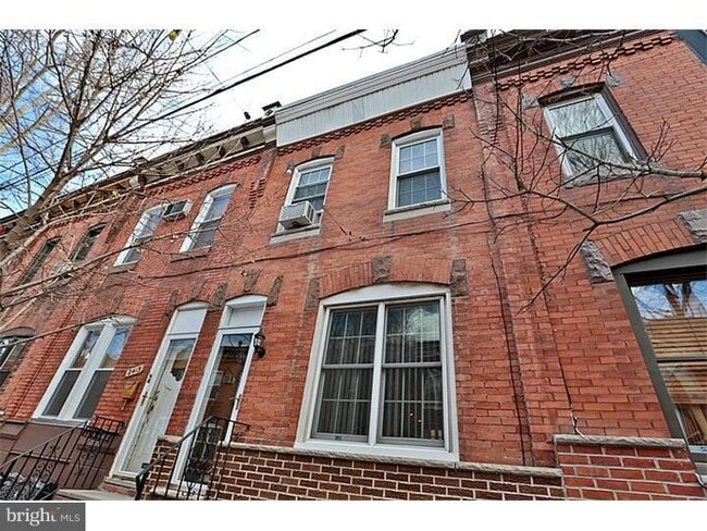 Building Photo - 2415 S Lambert St Rental