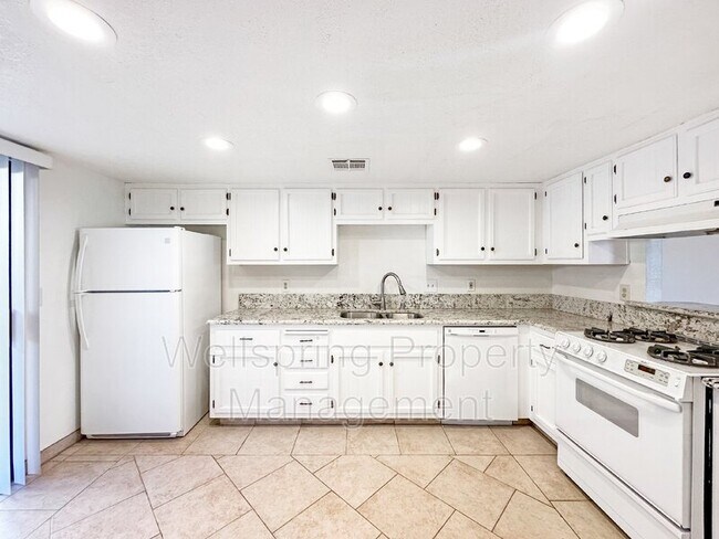 940 W Graaf Ave Unit B - APPROVED APP - DO NOT APPLY