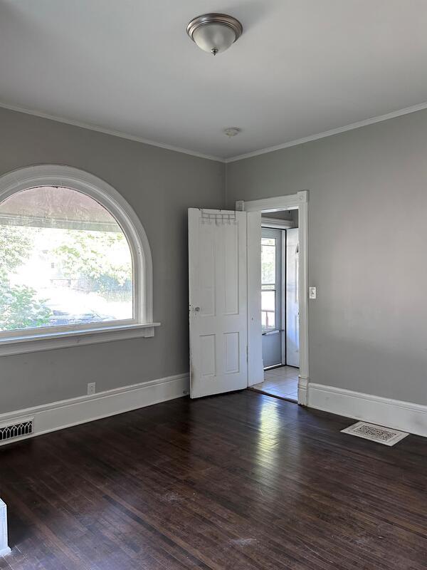 Photo - 21 N Channing St