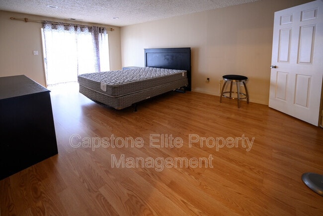 Photo - 4 Rutgers Dr