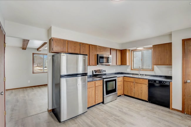 Photo - Spacious 3 Bed Duplex | Milwaukee, WI
