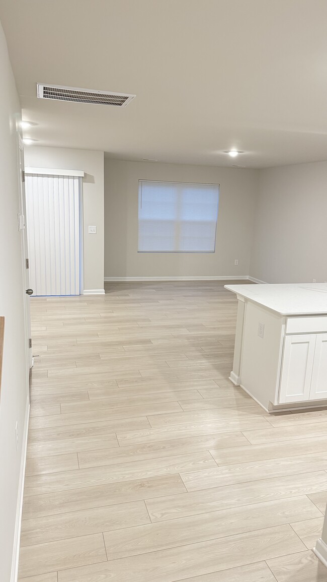 Photo - 729 Peyden Ln