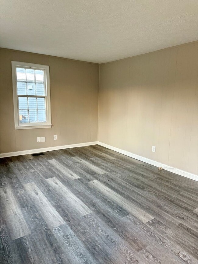 Photo - Cute 2 bedroom/ 1 bath Madison w/ Bonus Room