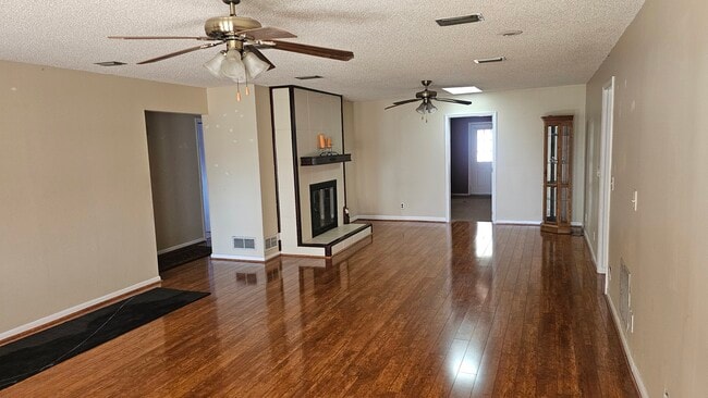 Dining room - 2620 Moody Ave
