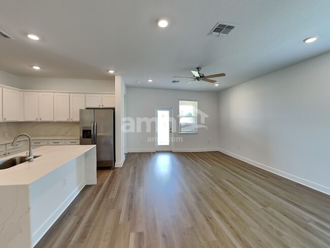 Photo - 3011 19th Ave W