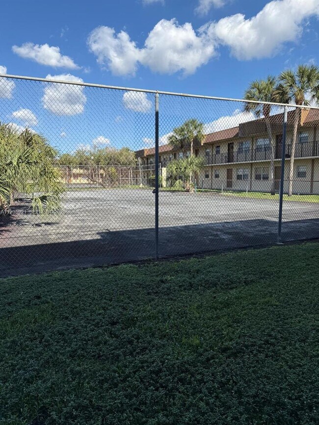 Photo - 402 Lakeside Dr Unit 108