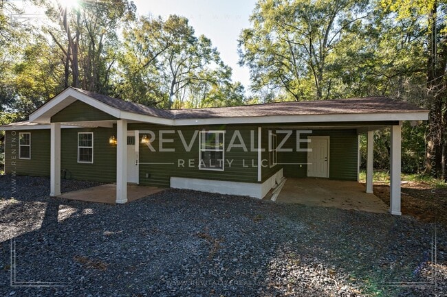 Photo - Fully Renovated 3/2 in West Mobile!