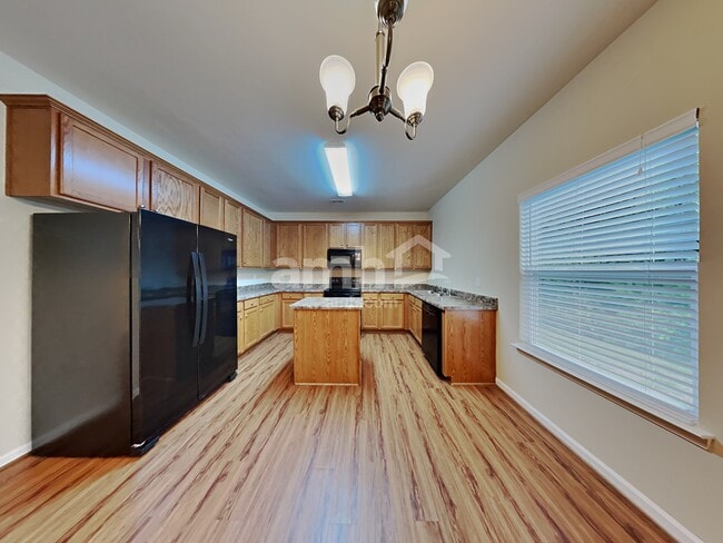 Photo - 111 Clacton Ct