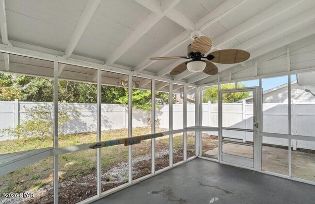 Photo - 421 Oleander Cir