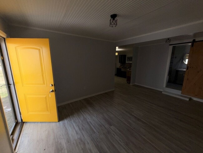 Photo - This studio apartment is conveniently located one block from Spohn Shoreline,