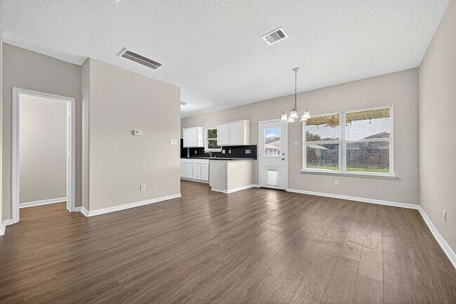 Photo - 7126 White Willow Ln