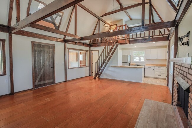 Photo - BARN STYLE HOME ON HUGE LOT!!!!1 Bedroom LOFT 1.5 Bathroom