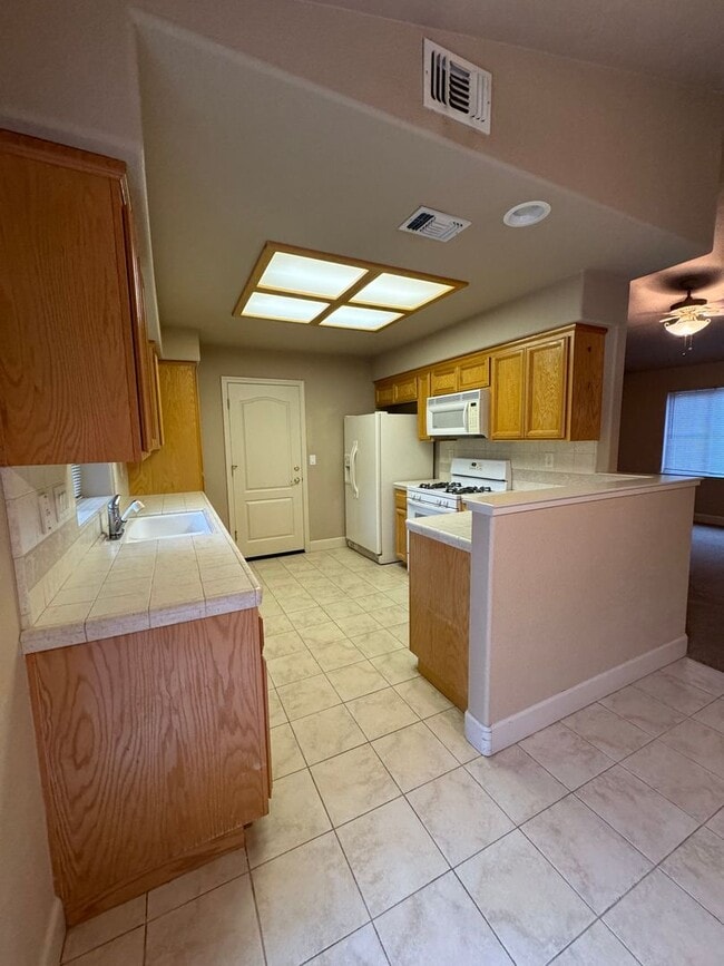 Photo - Edgewood Unit 11582