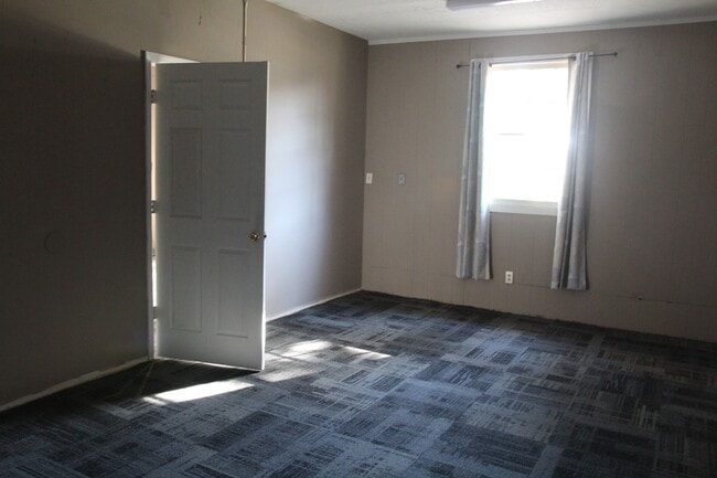 Photo - 2105 Evergreen Dr