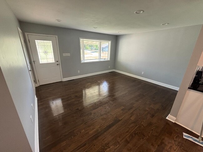 Photo - 1886 Loganberry Ln
