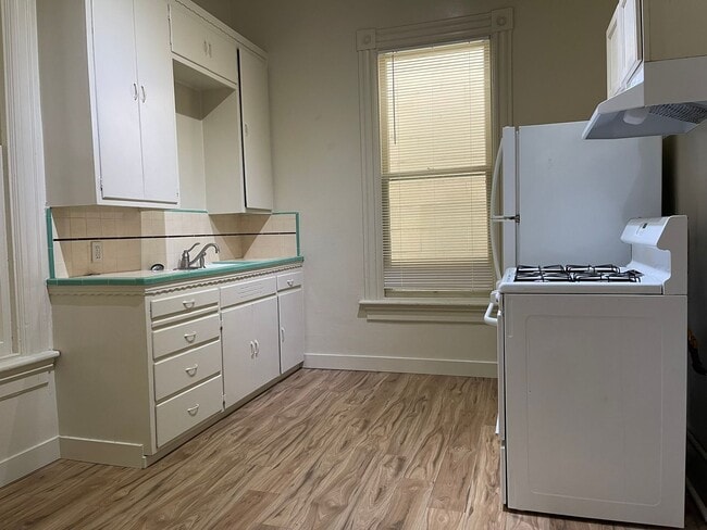 KSTREET - KSTREET Apartment Unit K-2404-C