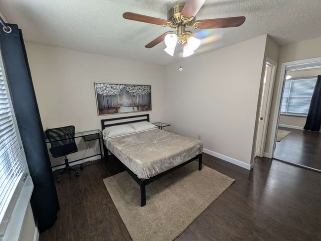 Photo - 132 Sussex Dr