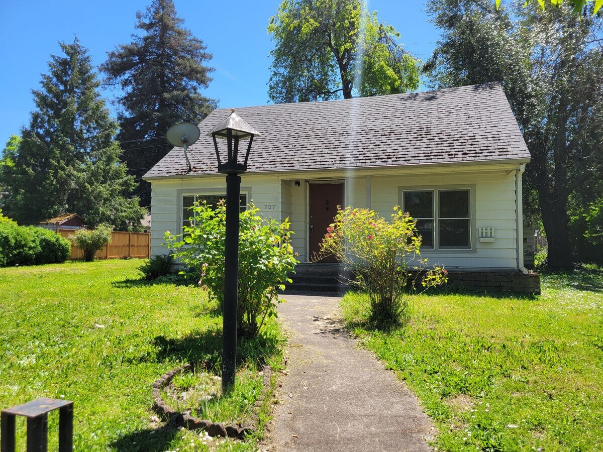 Charming Springfield Home - Charming Springfield Home