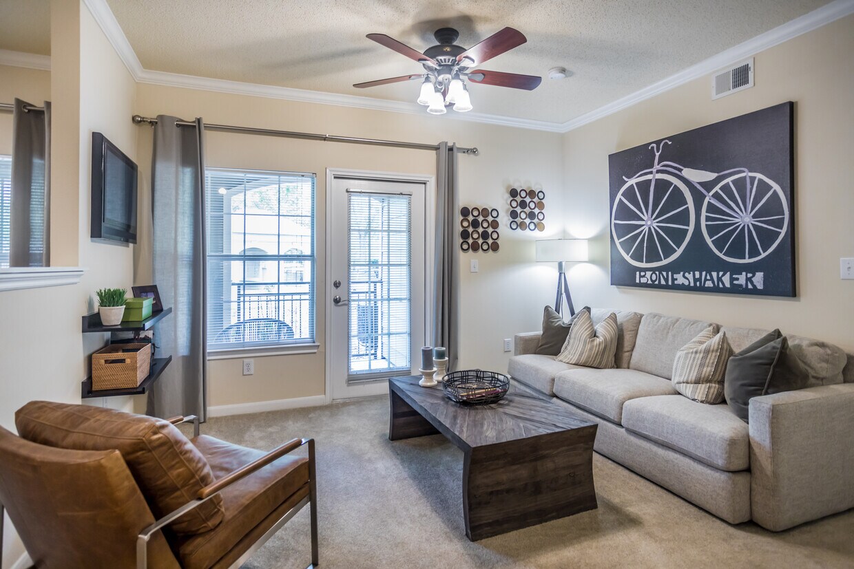 Photo - The Estates at River Pointe Apartments