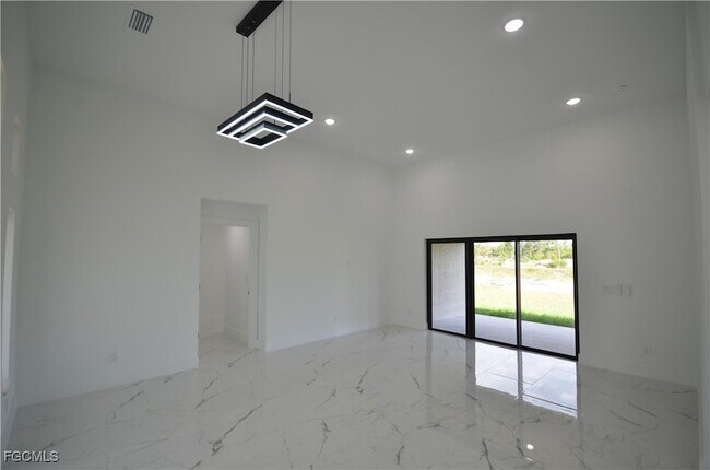 Photo - 1234 Bermar St