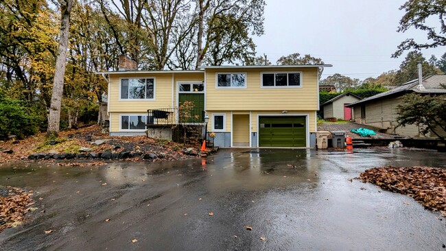 Building Photo - 3140 SW Chintimini Ave Rental