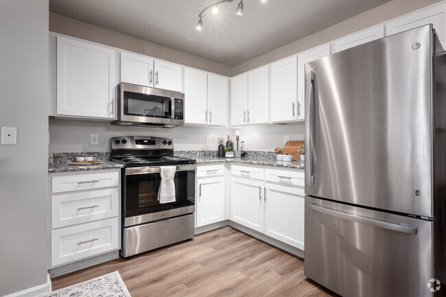 2BR, 2BA - 1007SF - Kitchen