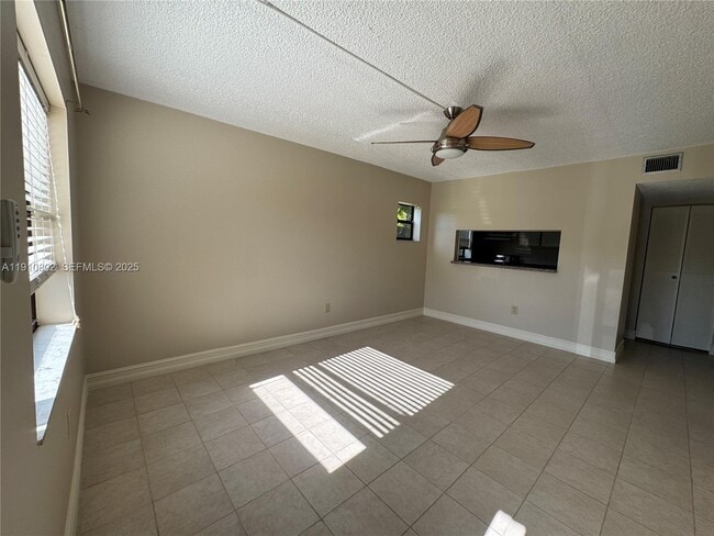 Photo - 6031 Shaker Wood Cir Unit 101