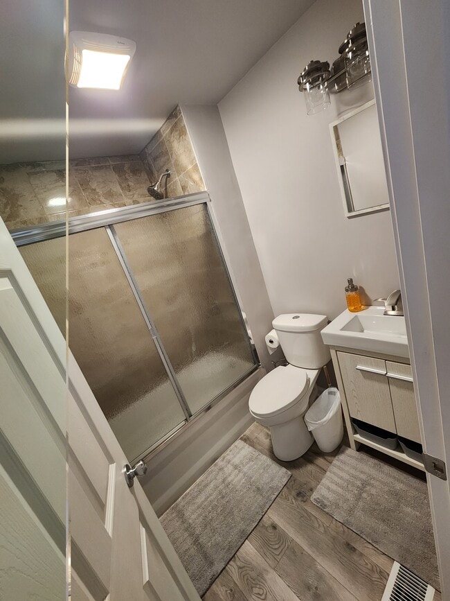 Photo - 4047 Harrison St