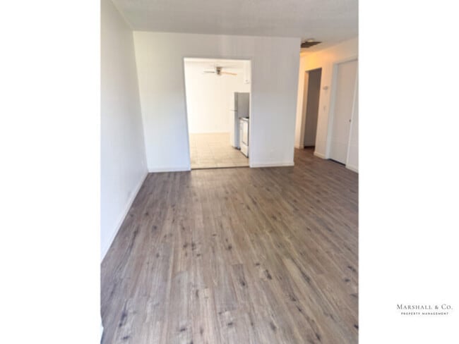 Building Photo - Spacious 2br/1ba, NEW FLOORS, LRG. Bedroooms, Private Patio, Garage!!