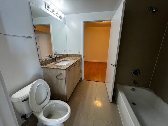 Photo - 104 NE 22nd St Unidad A1