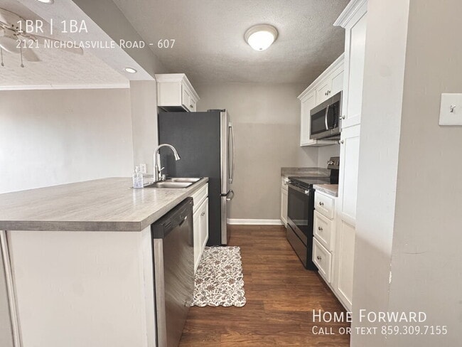 Photo - 2121 Nicholasville Rd Unit 607