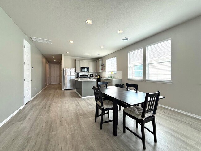 Photo - 133 Fabion St