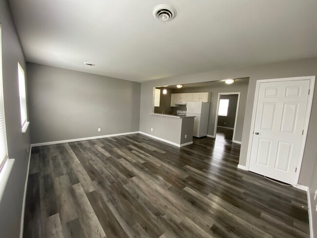 Photo - 107 Sandstone Ct