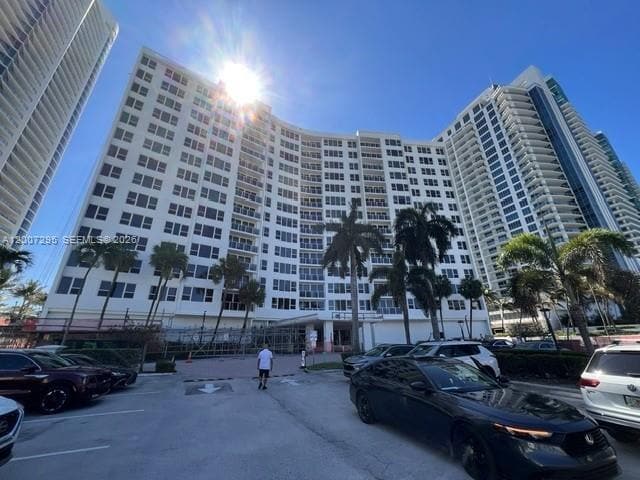 Building Photo - 3505 S Ocean Dr Unit 318