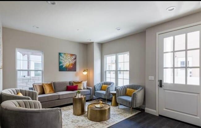 Photo - 101 N 3rd St Unidad 105A