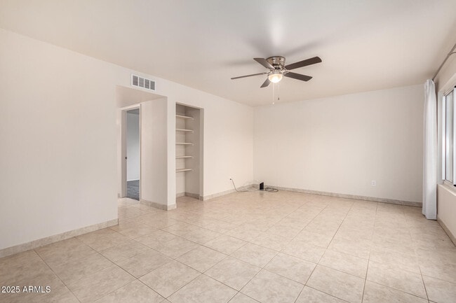 Photo - 1122 E Marny Rd