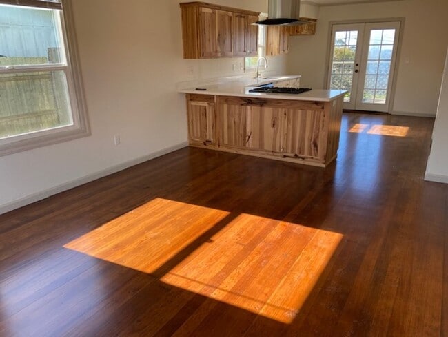 Photo - Beautifully done, 2/1 house in Eureka