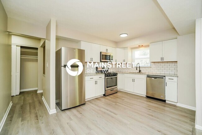 Photo - 3 Bedroom Pet-Friendly Home in Columbus, OH with Main Street Renewal