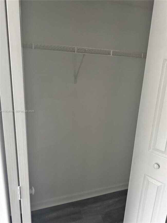 Photo - 2131 SE 10th Ave Unidad 1119