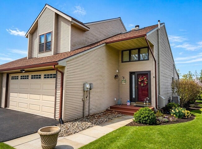 Building Photo - 209 Vivian Ln