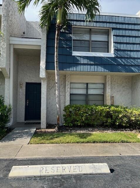 Building Photo - 2609 N 40th Ave