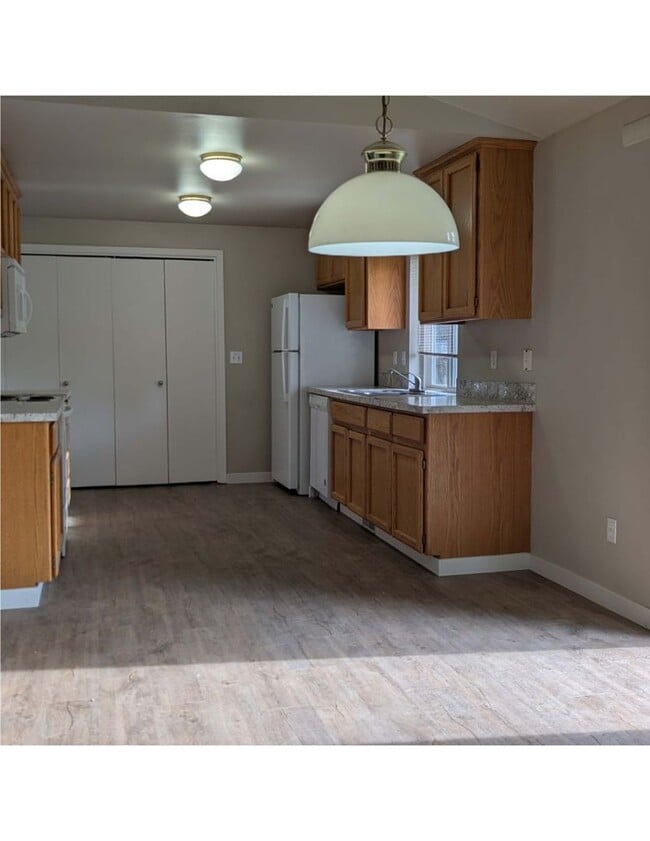 Photo - Stowe-8512 Unit 8512