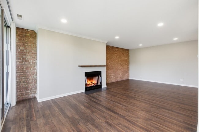 Photo - 6000 Oakwood Dr Unit 4H
