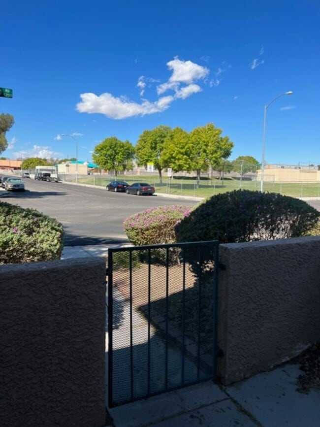 Photo - 3 Bedroom located in Gated Community!!